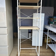 背の高いラック
の画像