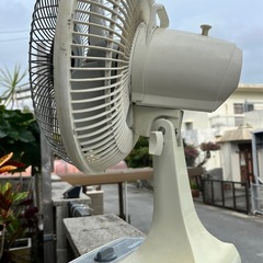 テーブル扇風機アメリカ製LASKOの画像