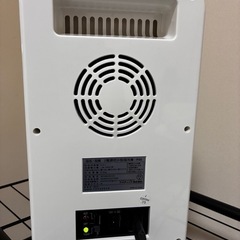 VOLVO ボルボ2電源式小型温冷庫　Dometic F05の画像