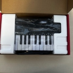 AKAI｜アカイ 〔USB MIDIコントローラー〕MPK mini Playの画像