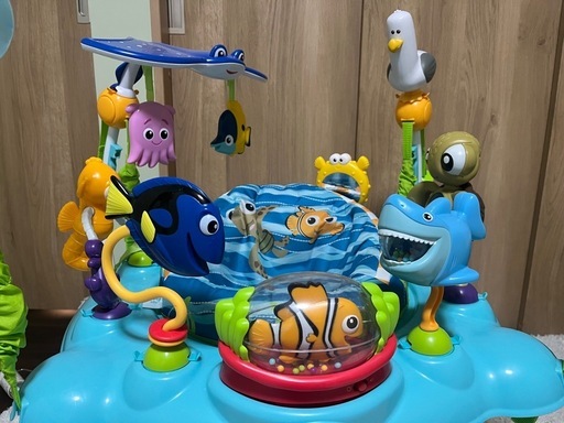 【取引中】ディズニーベビー ファインディング・ニモ ジャンパー (Bright Starts)