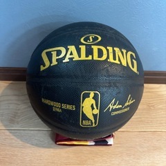 【NBA】バスケットボール 7号球 スポルディング（ウィザーズ）の画像