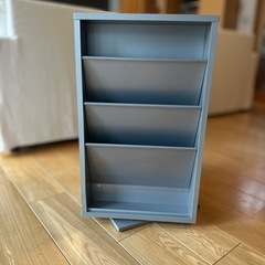 サイドテーブル 引出し、マガジンラック付きの画像