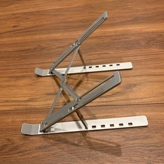 ②折りたたみ式ノートパソコンスタンドの画像