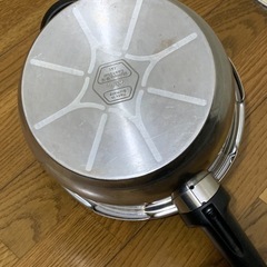 容量4.5L 
圧力鍋 ステンレス製 片手圧力鍋 の画像