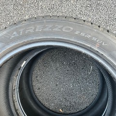 275/40R20,2021年,2本の画像