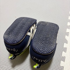 asics スニーカー 13.5の画像