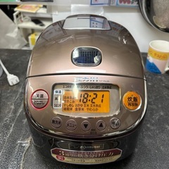 【象印】【3合炊飯器】★2019年製 クリーニング済/6ヶ月保証付き 【管理番号10203】桒の画像
