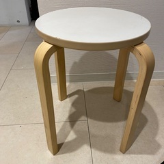 ニトリ　丸椅子の画像