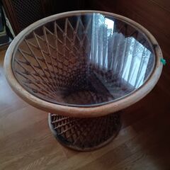 ガラステーブルの画像