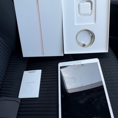 iPad10.2インチ「第7世代」充電器等セット！の画像