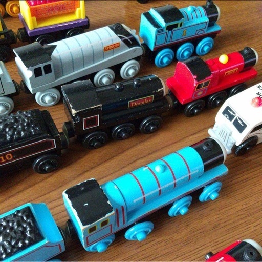 木製トーマス　おもちゃ