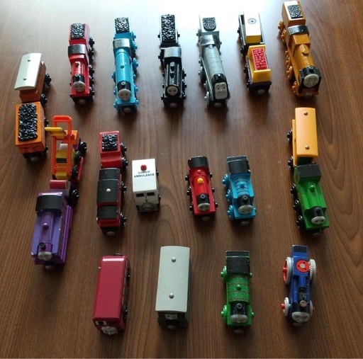 木製トーマス　おもちゃ