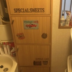 【取引き中】5段のマグネット扉付き収納棚の画像