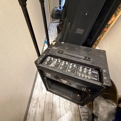 ジャンク品特大アンプスピーカーキャビネットキャスター付　ギターアンプ　ベースアンプ　　楽器 収納付可動式テーブル　　室内台車　脚立の画像