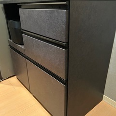 【キッチンカウンター】食器棚　幅90　コンセント付きの画像