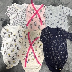 ベビーロンパースの画像