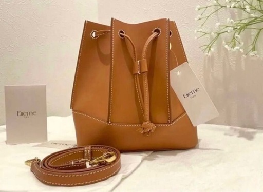 新品未使用【エレメ】本革 ハンド ストラップ付バケットバッグ 定価64,900円