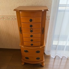 アクセサリー収納棚の画像