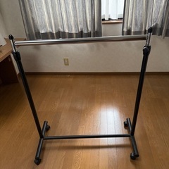 ハンガーラックの画像