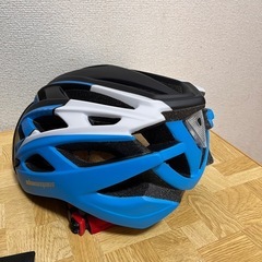 未使用 自転車用ヘルメット ブルー×ブラック サイズ調整可能の画像