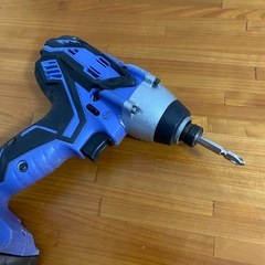 日立インパクトドライバーの画像