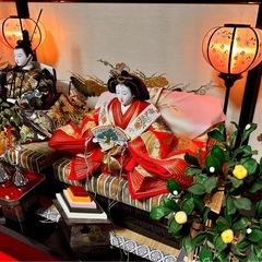 【美品】ひな祭り 豪華雛道具一式セット（人形・点灯確認済み雪洞・桜橘・菱餅など）の画像