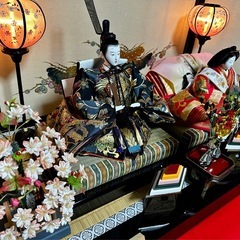 【美品】ひな祭り 豪華雛道具一式セット（人形・点灯確認済み雪洞・桜橘・菱餅など）の画像