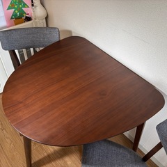 【約5万円で購入】壁付けできる半円ダイニングテーブル＆チェア2脚セット（横浜市にて直接引取）
の画像