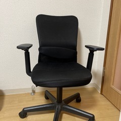 【3/15まで】ニトリデスクチェア（キャスター付き・昇降可）の画像