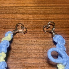 ハンドストラップ　ブルー・イエロー　ハンドメイドの画像