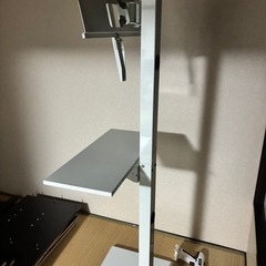 壁掛け用のテレビ台の画像