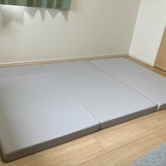 セミダブルマットレス①（ニトリ高反発三つ折りマットレス）の画像