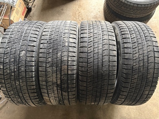 BS VRX2 235/55R18 4本 バリ山スタッドレスタイヤ中古 ハリアーエクストレイルアルファードレクサスLSなどに