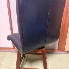 レザー・ラウンジチェアの画像