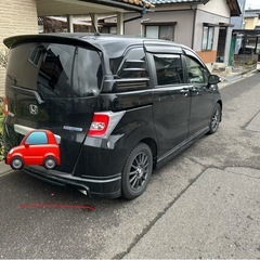 ホンダフリードスパイクハイブリッドの画像
