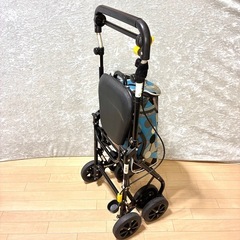 しっかり座れる　畳める　チャック式収納袋　シルバーカー　歩行器　ショッピングカート　手押し車　　　　　　　　の画像