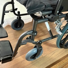 ブラック大きい車椅子美品物の画像