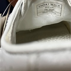 【新品】スマートウォーク23cmホワイト　スニーカーの画像