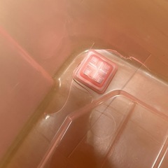 ハンガーと収納ケースの画像