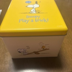 スヌーピー缶小物入れの画像