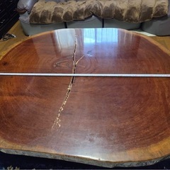 一枚板丸テーブルの画像