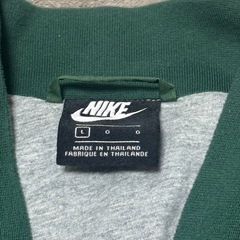 NIKE ナイキ　グリーン　ナイロンジャケットの画像