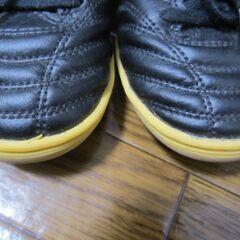 ミズノ MIZUNO ジュニア サッカー インドアシューズ 屋内 室内 モナルシーダ ネオ MONARCIDA NEO P1GG222500　22.5cmの画像