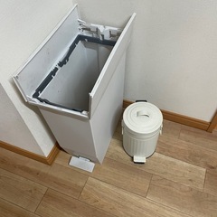 踏み込み式ダストボックス　2点セットの画像