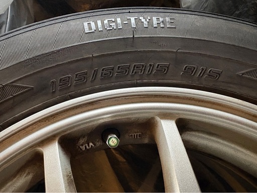 【お取引者決定】夏用タイヤ  195／65R15  15インチのアルミホイール付きタイヤ4本セット