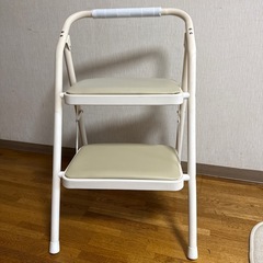 椅子にもなる踏み台の画像