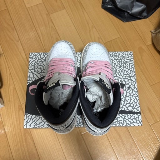 NIKE エアジョーダン　ハイ　ホワイトセメント
