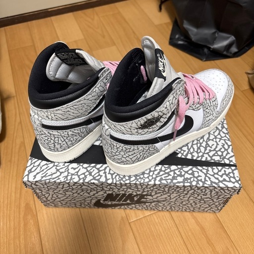 NIKE エアジョーダン　ハイ　ホワイトセメント
