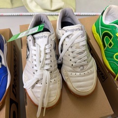 Desporte 新品　フットサルシューズの画像